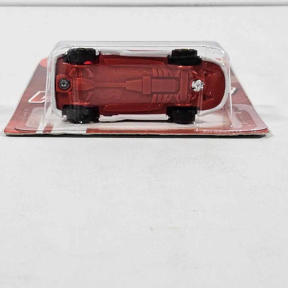 Hot Wheels Silhouette II Valentines Day Series 2008 White Red Diecast Car N8579